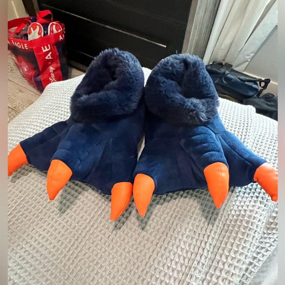 Size 3 Claw slippers